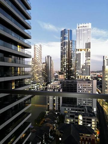 شقة Luxury High Rise 2-Bed With Lovely View In Canary Wharf لندن المظهر الخارجي الصورة